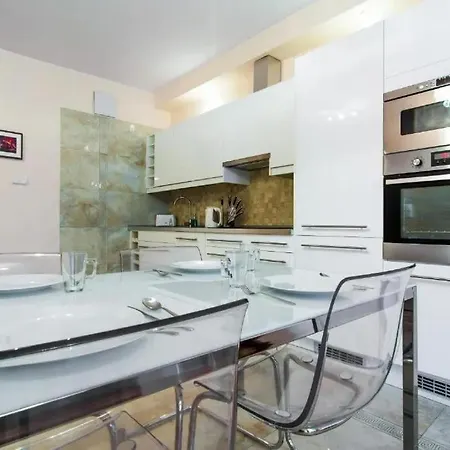 Inqse Centre Apartment