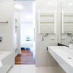 Exclusive Centre *