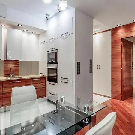 Inqse Centre Apartman Varsó