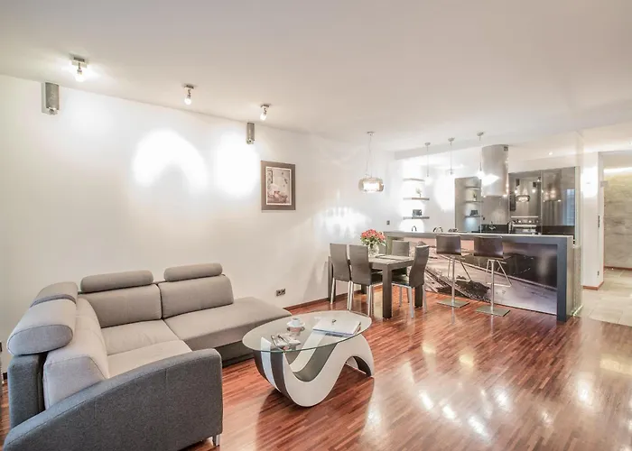 Inqse Centre ורשה